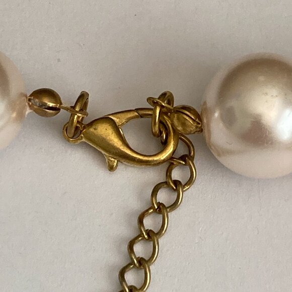 Vintage Cream Glass Pearl Necklace 18-21" 15mm Hand Knotted Matinee Gold Tone - Picture 11 of 11